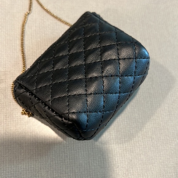 Versace AirPod Pro carrying case NWT - Picture 2 of 11